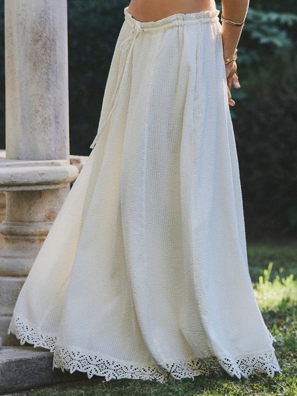 Free People Madelyn maxi skirt. Off white elastic waist, eyelet lace trim. Sz XS